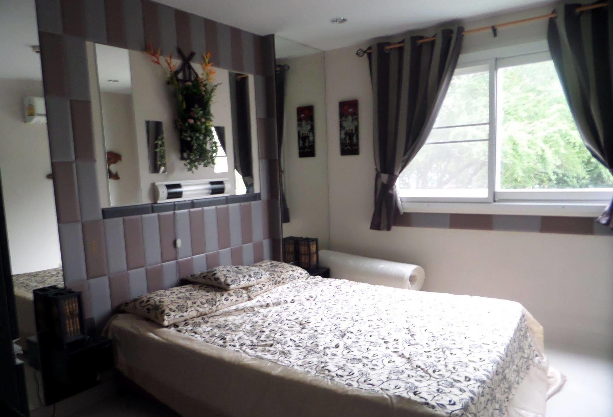 Park Lane Resort By West Joint Venture Haat Jomtien Eksteriør bilde