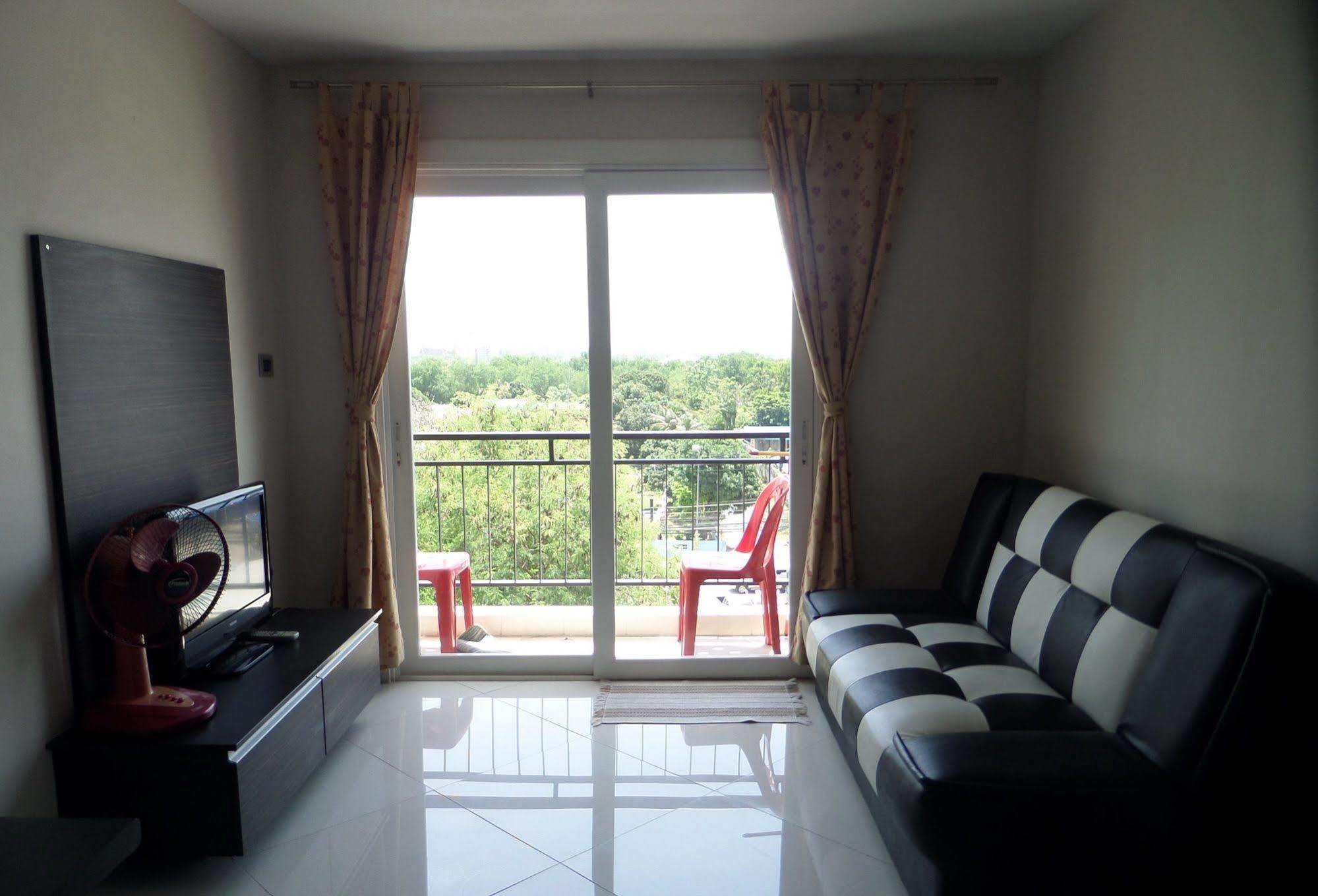 Park Lane Resort By West Joint Venture Haat Jomtien Eksteriør bilde