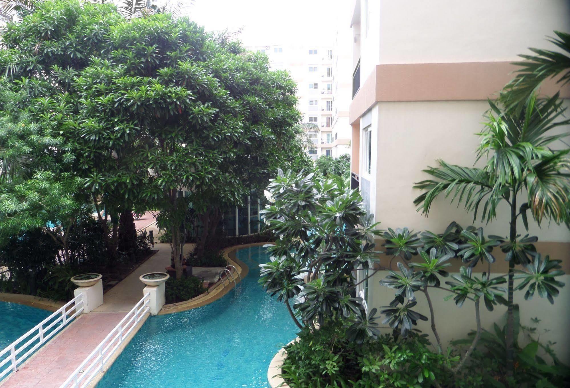 Park Lane Resort By West Joint Venture Haat Jomtien Eksteriør bilde